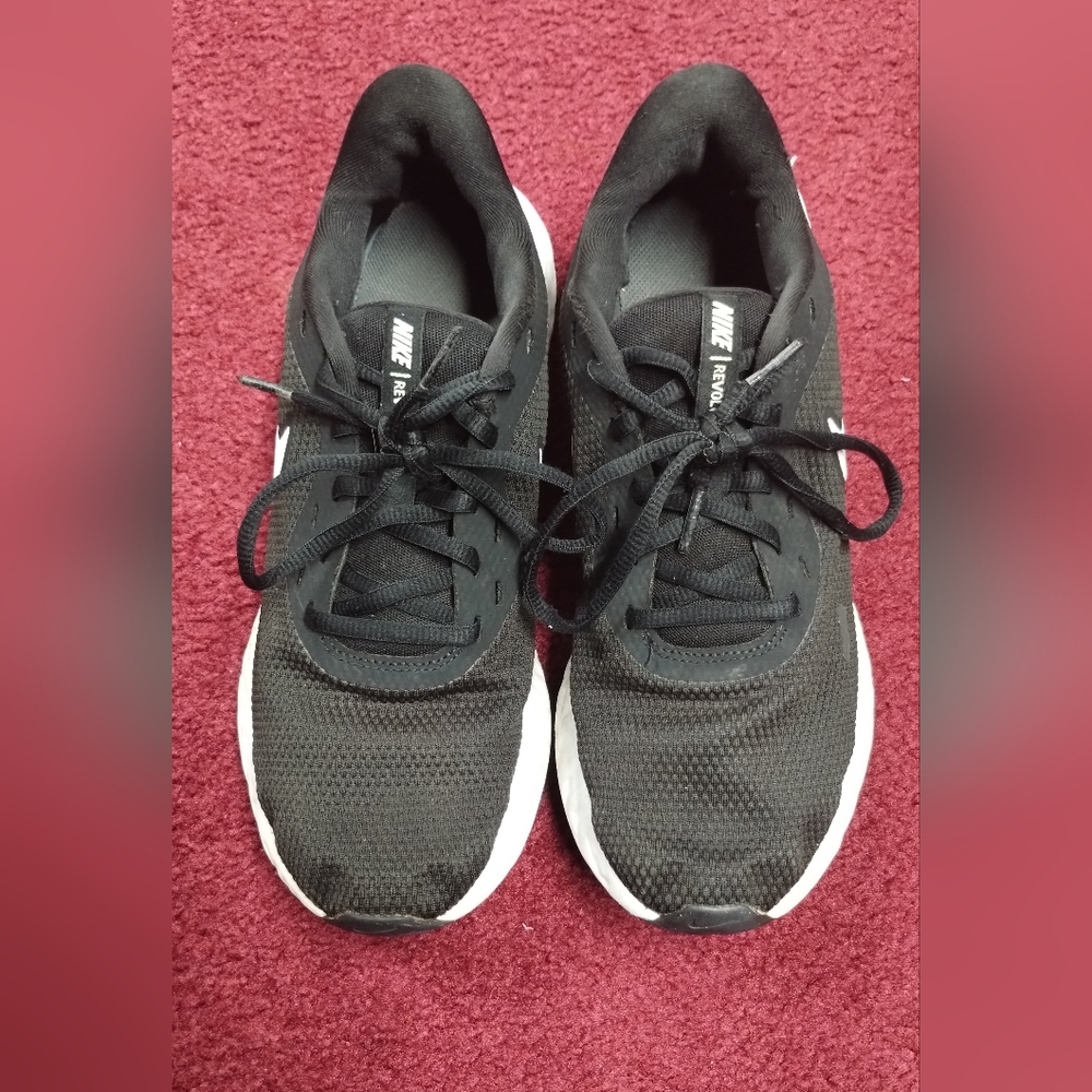 Nike Revolution Black Athletic Shoes, Size 10W Sneakers Men’s